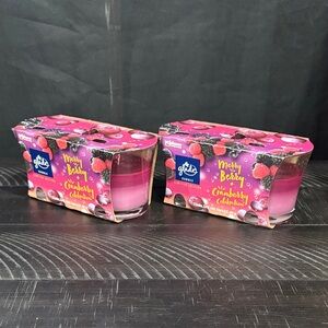 Glade Merry Berry & Cranberry Candle - Vibrant Pink